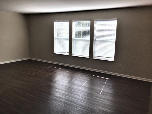 Foto del edificio - 4319 Hunting Hawk Drive