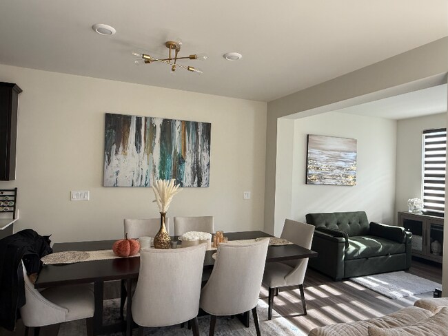 Foto del edificio - 421 Addison Cir