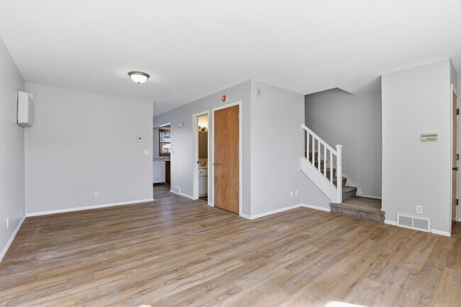 Building Photo - 836/840 Greenwood Court