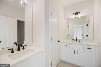 Building Photo - 360 Ansley Dr