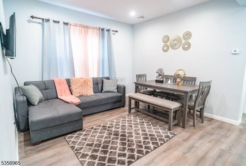Foto principal - 135 Fabyan Pl