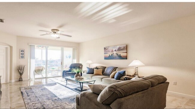 Foto del edificio - Furnished 3 Bedroom 2 Bath with Garage Pun...