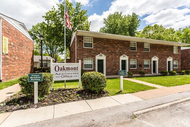 Building Photo - Oakmont Townhomes