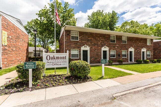 Foto del edificio - Oakmont Townhomes