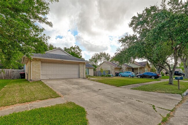 Foto del edificio - 6923 Blue Ridge Dr