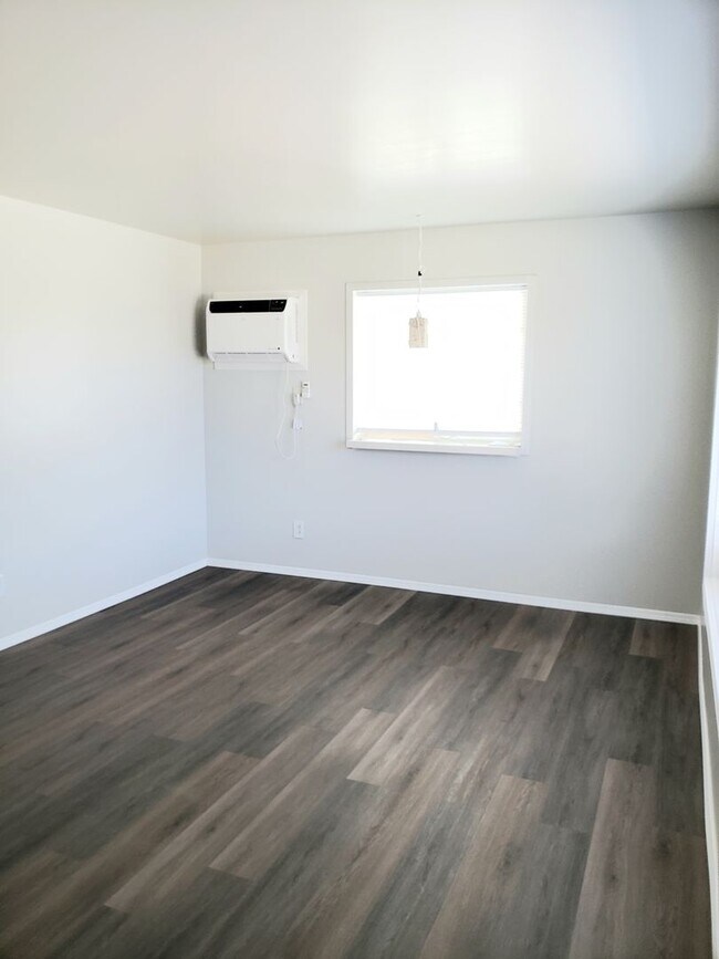 Foto del edificio - 303-307 Lewis St