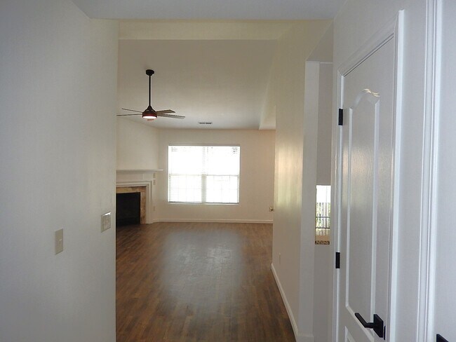 Foto del edificio - 4331 Crowfield Dr
