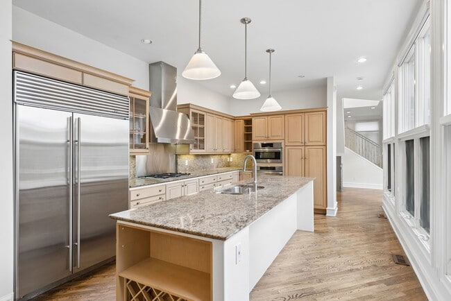 Photo - 400 Clayton St Townhome