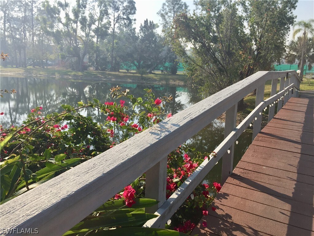 Foto del edificio - 1645 Spoonbill Ln