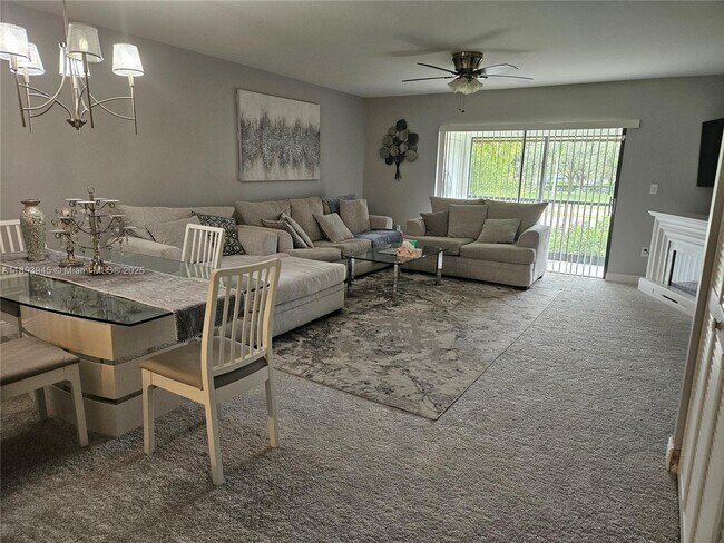 Foto del edificio - 8600 NW 34th Pl