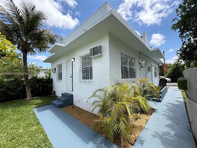 Foto del edificio - 601 NW 90th St
