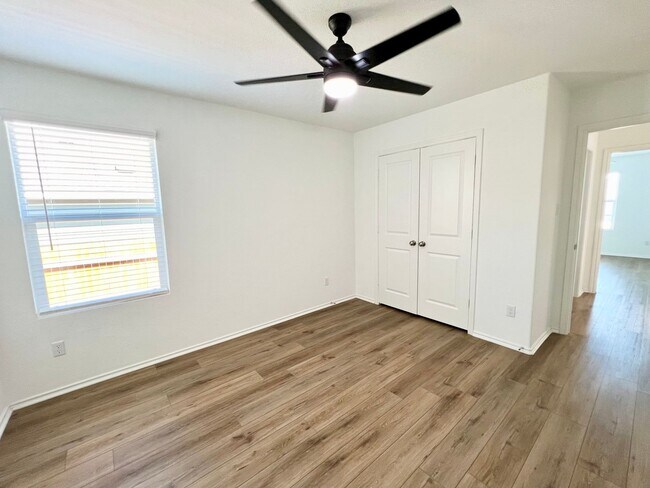 Foto del edificio - COMING SOON - MID MAY