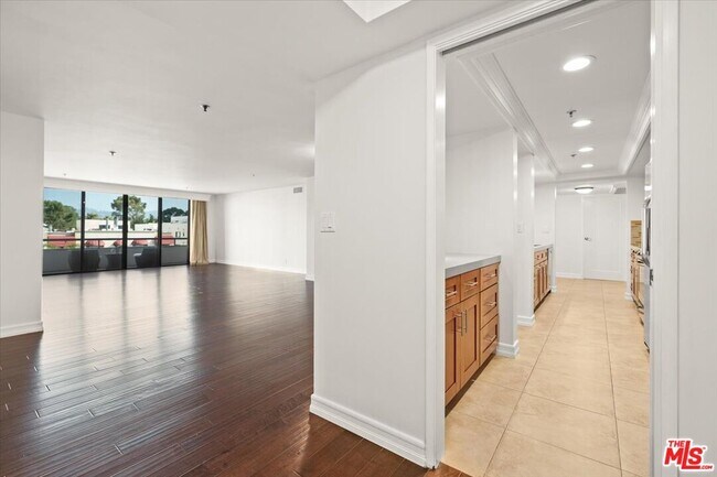Foto del edificio - 10660 Wilshire Blvd