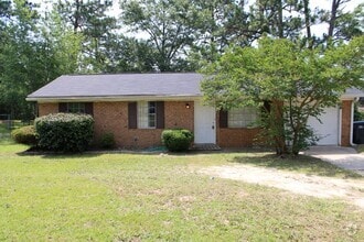 Building Photo - 3430 Kensington Dr S