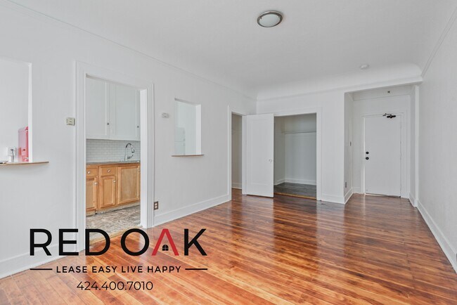 Building Photo - ~1 Month FREE~ Cozy and Bright Studio with...