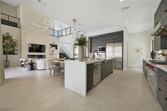 Building Photo - 10718 Desert Hts Ave