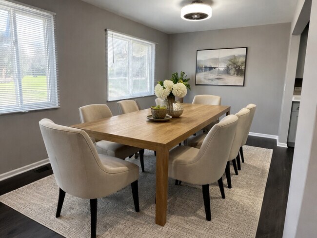 Foto del edificio - 225 Thornapple Ct