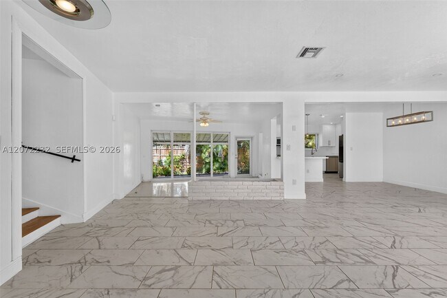 Building Photo - 12140 NE Miami Pl