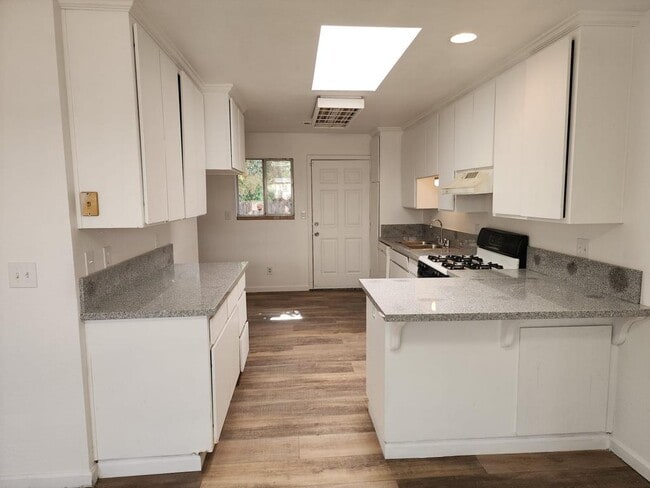 Building Photo - 116 Baker Way