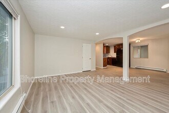 Building Photo - 2085 Brittany Ln