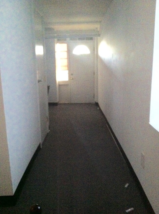 Building Photo - 40 Edgewood Ave