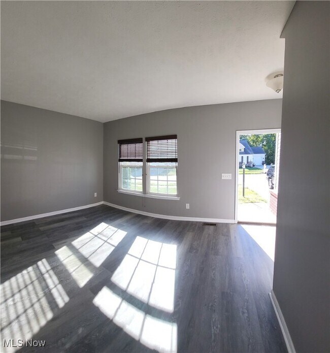 Foto del edificio - 7292 Galena Ave NW