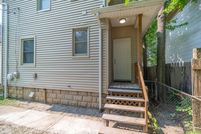 Building Photo - 810 Miller Ave