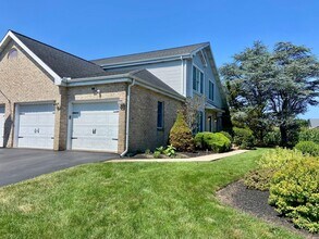 Building Photo - 117 Stone Hedge Ct