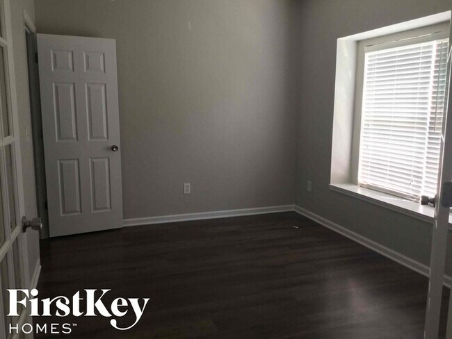 Building Photo - 17062 Black Cherry Ct
