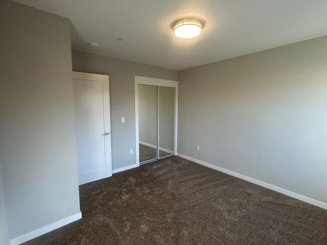 Building Photo - 3 bedroom 2.5 bathroom beautifully updated duplex in Concord at $3,500 per month available!