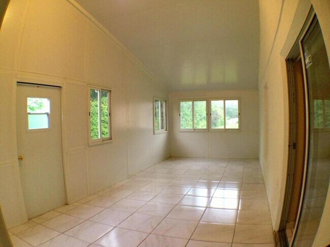 Building Photo - 2221 Hannah Ln