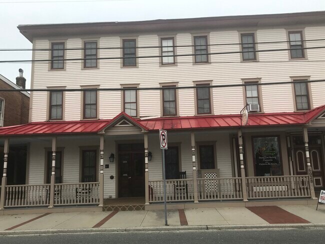 Edificio - 6028 Main St