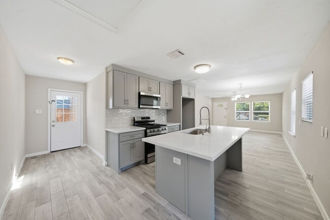 Foto del edificio - 5213 Burma Rd