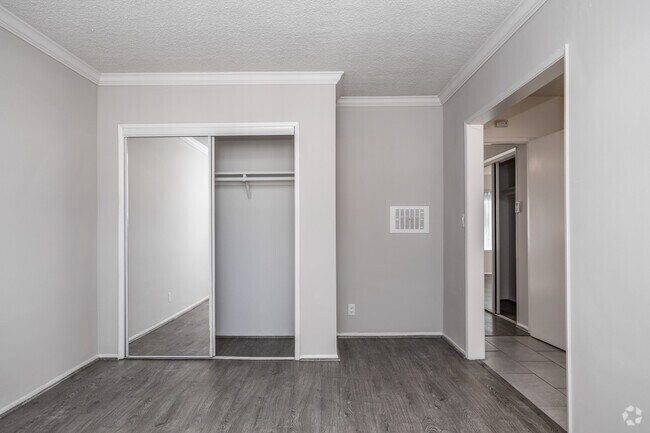 1HAB, 1BA - 725 ft² - Terrace at the Village