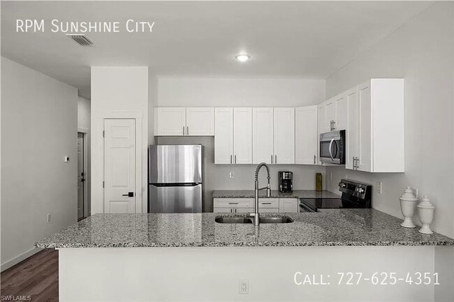 Building Photo - 4537 19th St SW