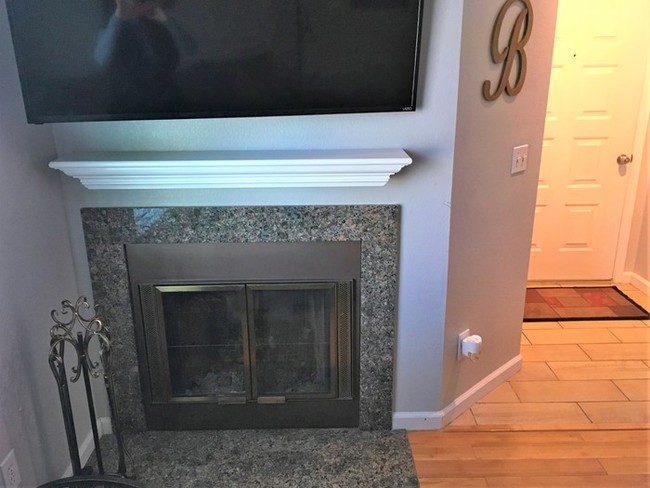 Building Photo - Gorgeous Townhome in the Sugarmill Condos