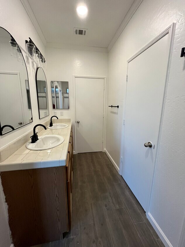 Foto principal - 5183 E Lowe Ave