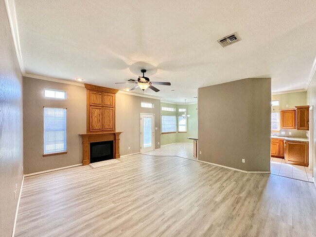 Foto del edificio - 6818 SW Drakestone Blvd