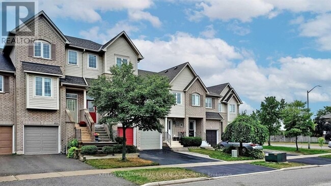 Building Photo - 2106 Glenhampton Rd