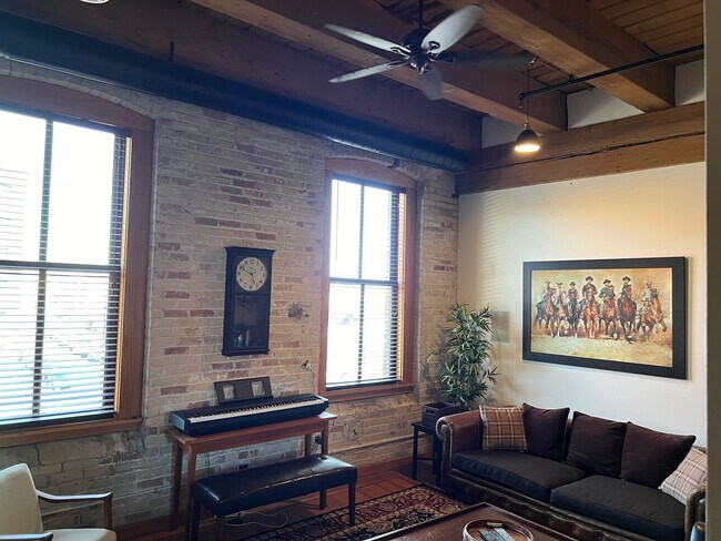 1 dormitorio, 1 baño, 540 pies cuadrados - 289 5th St E