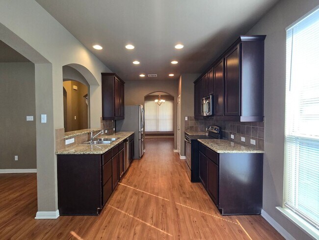 Building Photo - HOME FOR THE HOLIDAYS SPECIAL - AVAILABLE NOW!
