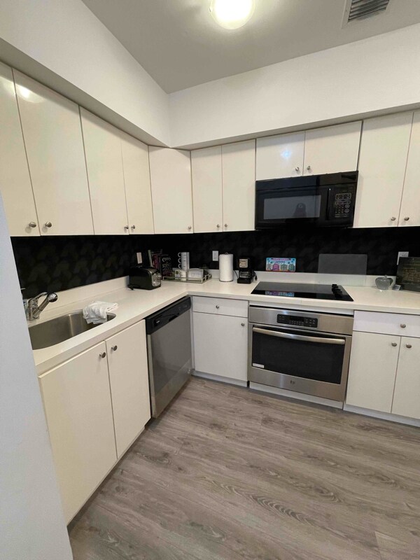 Foto principal - 700 Meridian Ave