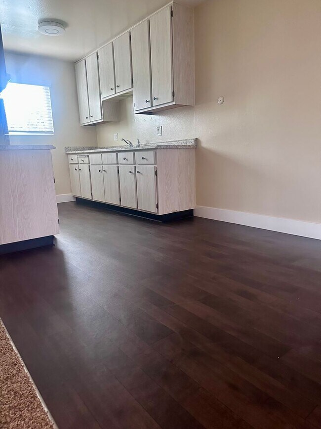 Foto del edificio - 853 Cherrywood Way