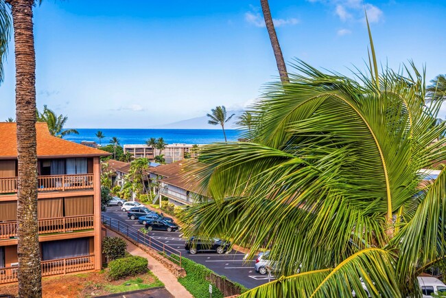 Building Photo - Top-Floor - Incredible Ocean View Unit