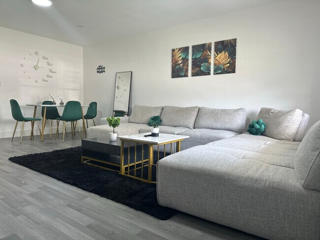 Foto del edificio - 1050 NW 103rd St