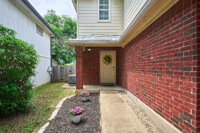 Building Photo - 1582 Parkfield Cir