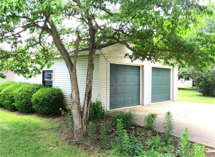 Building Photo - 402 Almeda Ave