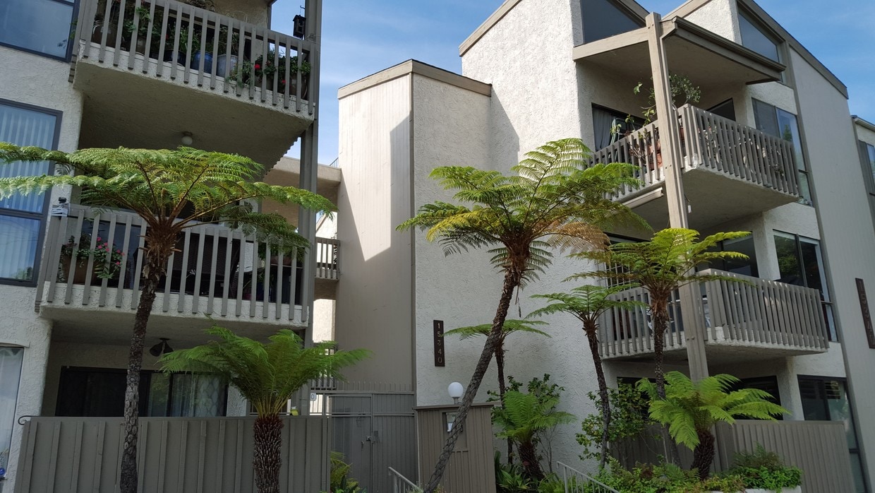 15340 Albright St Unit 204, Pacific Palisades, CA 90272 Condo for
