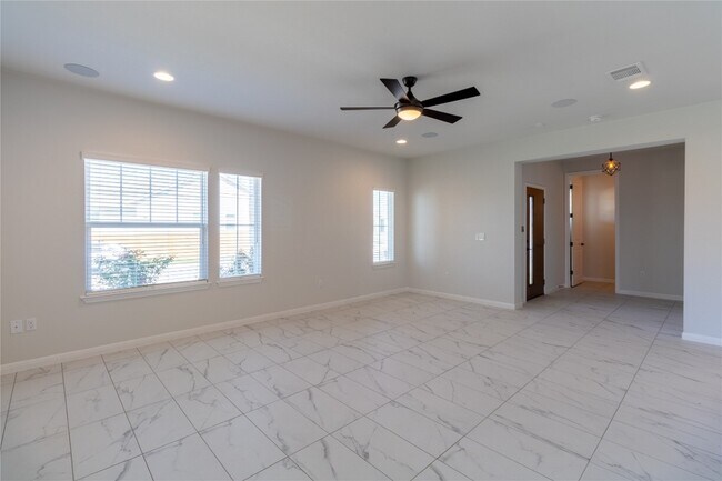 Foto del edificio - 7701 Donnelley Dr