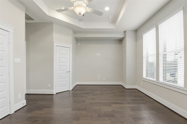 Foto del edificio - 819 Algona Ave